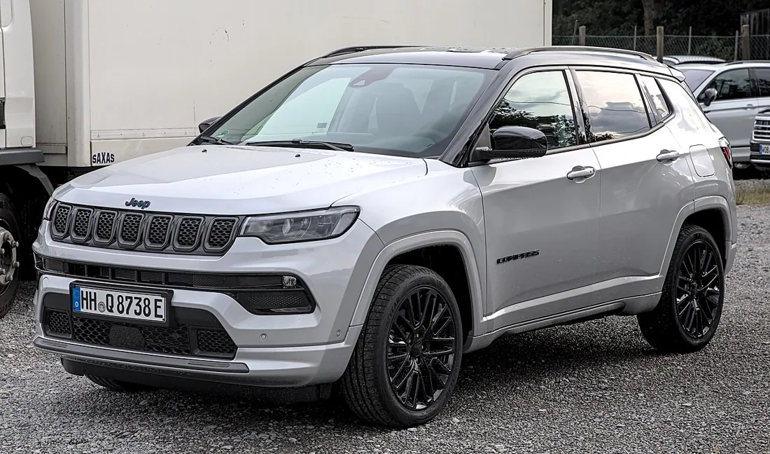Imagem de referência do modelo Jeep Compass 2026; não é fotografia do veículo da empresa